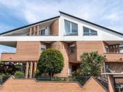 Case e ville in vendita di 350 m² in Via G. Tell, 11