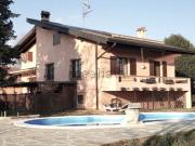 Case e ville in vendita di 350 m² in Via Gagnago