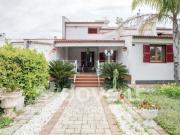 Case e ville in vendita di 350 m² in Via Lago di...