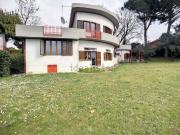 Case e ville in vendita di 350 m² in Via Monte della...