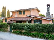 Case e ville in vendita di 350 m² in Via Monte Madonna, 1