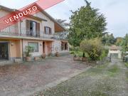 Case e ville in vendita di 350 m² in Via Orsa Minore