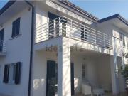 Case e ville in vendita di 350 m² in Via Roma