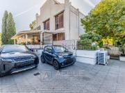 Case e ville in vendita di 350 m² in Via Teognide