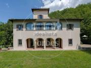 Case e ville in vendita di 350 m² in Via Viesca