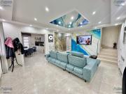 Case e ville in vendita di 350 m² in Via Vittorio...