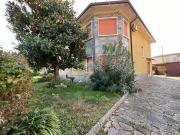 Case e ville in vendita di 350 m² in Via XXV Aprile, 5