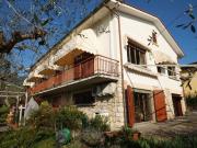 Case e ville in vendita di 350 m² in Viale dell&apos...