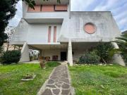 Case e ville in vendita di 350 m² in Viale Europa