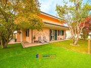 Case e ville in vendita di 351 m² in Via Cuneo, 25