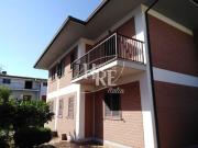 Case e ville in vendita di 353 m² in Via Calabria, 12