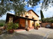 Case e ville in vendita di 353 m² in Via Maria SS. di...