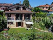 Case e ville in vendita di 355 m² in Via Cesare Cantù, 19