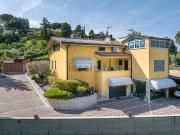 Case e ville in vendita di 355 m² in Via dei Ciclamini