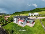 Case e ville in vendita di 355 m² in Via Luigi Pirandello