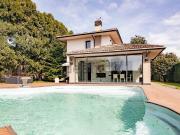 Case e ville in vendita di 355 m² in Via Ortaglia...