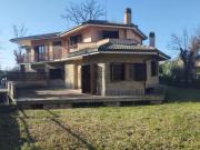 Case e ville in vendita di 358 m² in Via Roma