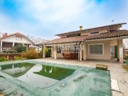 Case e ville in vendita di 360 m² in Via G. Matteotti, 17