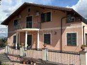 Case e ville in vendita di 360 m² in Via Vecchiuzzi