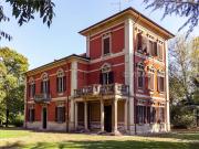 Case e ville in vendita di 366 m² in Strada Circonvallazione