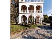 Case e ville in vendita di 366 m² in Via Cesare Battisti, 46