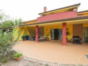 Case e ville in vendita di 367 m² in Via Ravenna