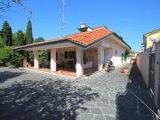 Case e ville in vendita di 368 m² in Viale Monzoni, 19