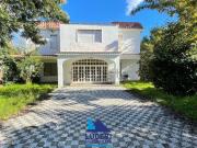 Case e ville in vendita di 370 m² in Via delle Ginestre