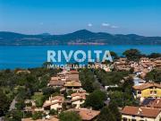 Case e ville in vendita di 370 m² in Via delle...