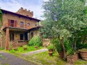 Case e ville in vendita di 370 m² in Via delle Panche, 97