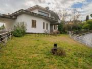 Case e ville in vendita di 300 m² in Via Fiorentina