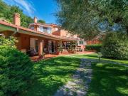 Case e ville in vendita di 370 m² in Via Tiberina