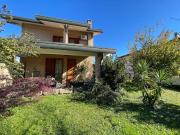 Case e ville in vendita di 370 m² in Via Vecchia...