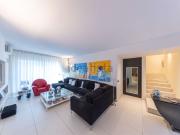 Case e ville in vendita di 371 m² in Via Guglielmo...