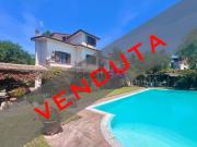 Case e ville in vendita di 375 m² in Via Rianese, 216