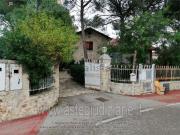 Case e ville in vendita di 376 m² in Viale Lincoln, 18
