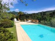 Case e ville in vendita di 379 m² in Frazione Castelli