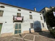 Case e ville in vendita di 380 m² in Corso Fraccaroli