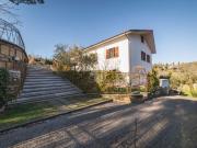 Case e ville in vendita di 380 m² in Strada Roncone