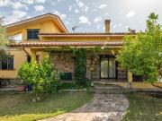 Case e ville in vendita di 380 m² in Via Colle Lungo