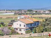 Case e ville in vendita di 380 m² in Via delle Magnolie