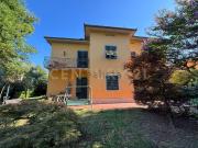 Case e ville in vendita di 380 m² in Via delle Ville...