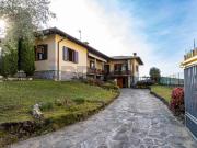 Case e ville in vendita di 380 m² in Via Duca Guido...