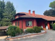 Case e ville in vendita di 380 m² in Via Madonna della Motta