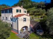 Case e ville in vendita di 380 m² in Via Monte d&apos...