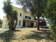 Case e ville in vendita di 380 m² in Via Pescara