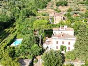 Case e ville in vendita di 380 m² in Via Petrarca