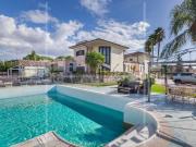 Case e ville in vendita di 380 m² in Via Roberto...