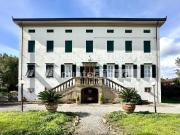 Case e ville in vendita di 380 m² in Via Sottomonte, 128