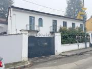 Case e ville in vendita di 380 m² in Viale XXV Aprile, 11